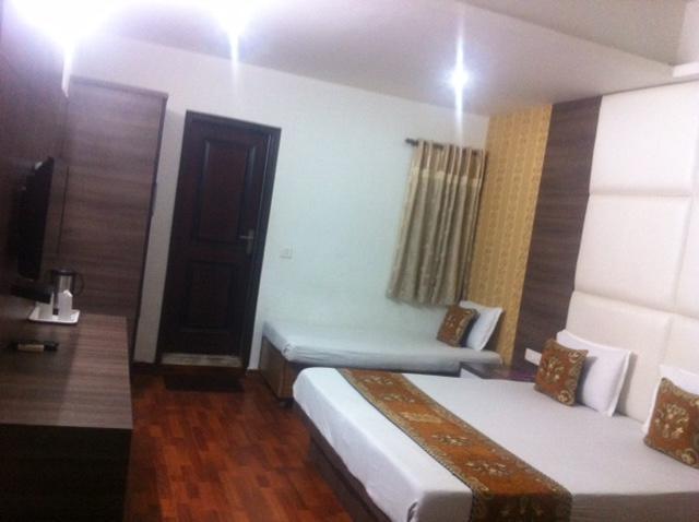 Hotel Karat 87 Inn New Delhi Ngoại thất bức ảnh