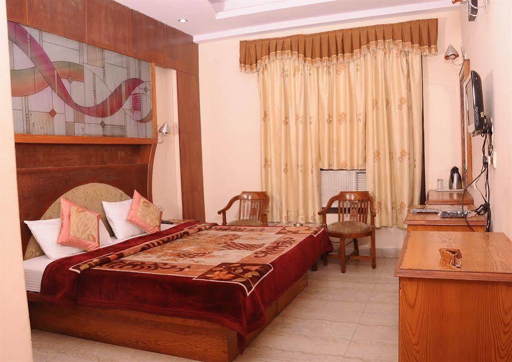 Hotel Karat 87 Inn New Delhi Ngoại thất bức ảnh
